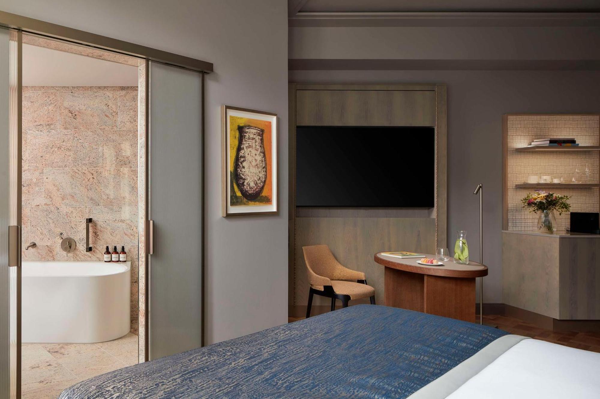 Nh Collection Helsinki Grand Hansa Kültér fotó A bedroom at The London West Hollywood