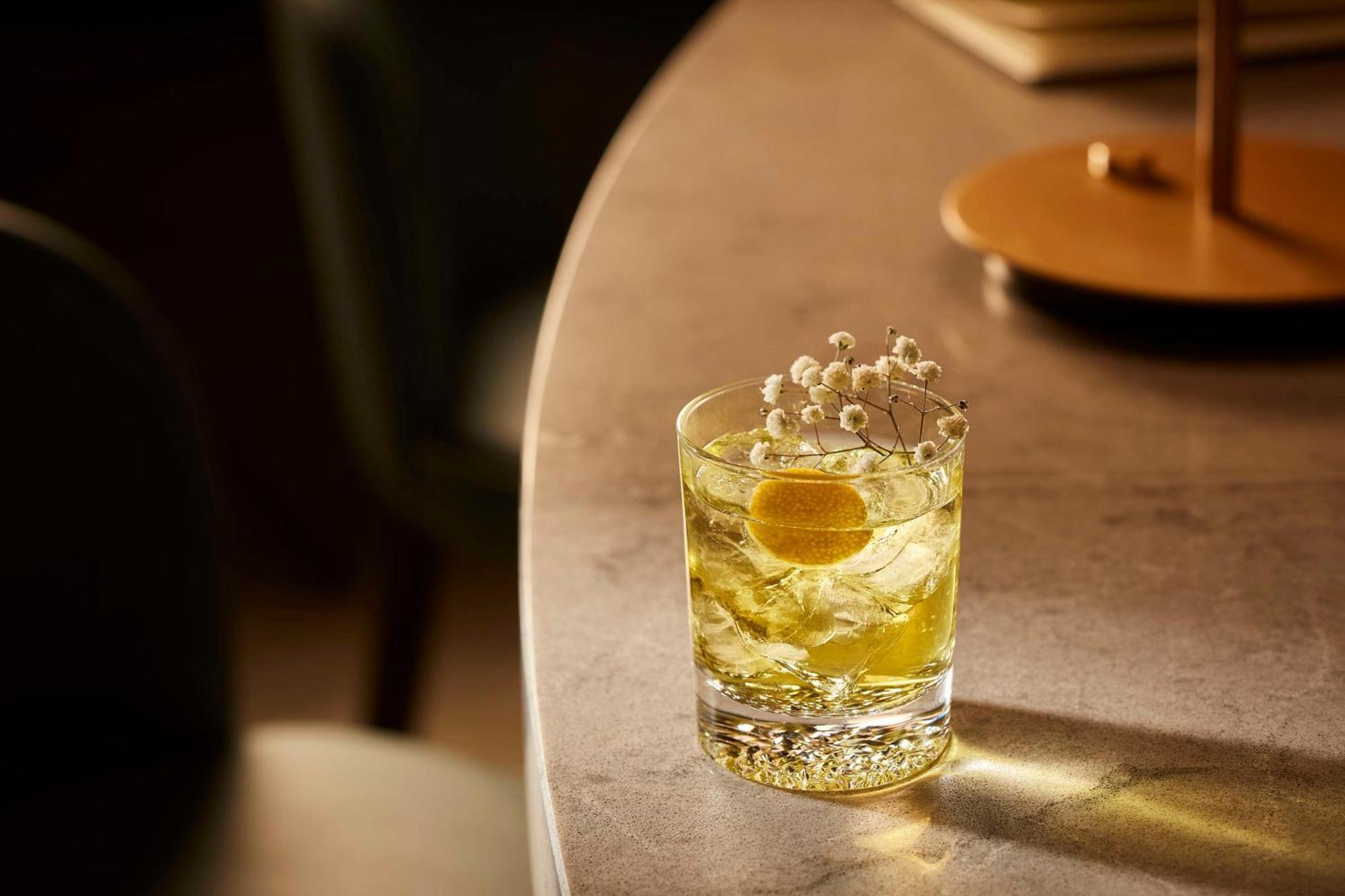 Nh Collection Helsinki Grand Hansa Kültér fotó A glass of Old Fashioned